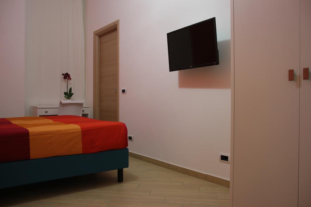 Bovio Modern Suite Naples Room photo